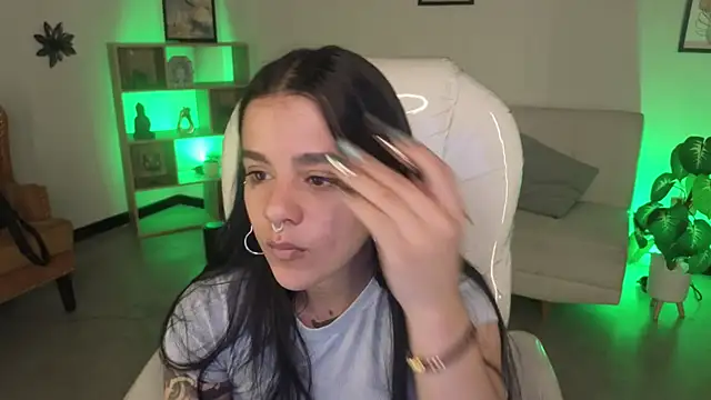 Nicole Foxx  online show from November 23, 8:19 pm