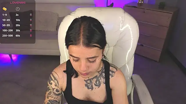 Nicole Foxx  online show from February 12, 8:04 pm