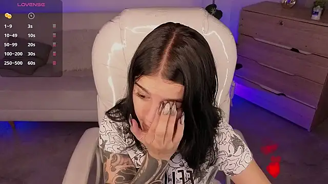 Nicole Foxx  online show from March 18, 8:12 pm