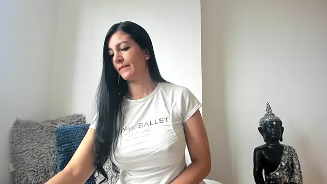 sofhia daniels online show from September 10, 1:11 pm