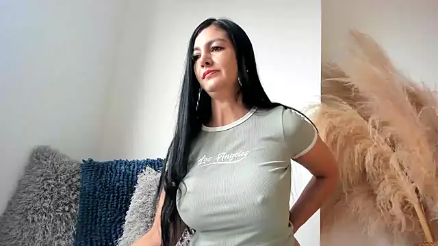 sofhia daniels online show from September 16, 1:23 pm