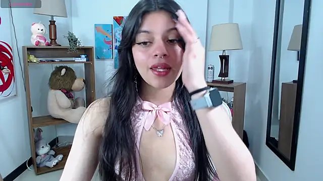 Snapshot of ashley_cute77 chatting on February 20, 12:04 pm ashley cute77 online show from February 20, 12:04 pm