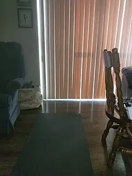 Snapshot of TattedMamaXOXO chatting on October 9, 3:54 pm TattedMamaXOXO online show from October 9, 3:54 pm