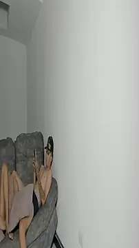 Snapshot of hotlittleones18 chatting on October 25, 2:19 am hotlittleones18 online show from October 25, 2:19 am