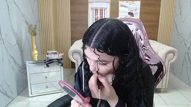 shalon diaz s online show from November 30, 1:15 pm