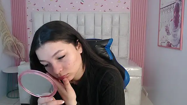 shalon diaz s online show from December 15, 1:04 pm