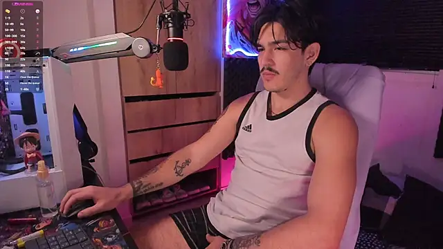 Snapshot of MaasterGerry chatting on February 4, 1:02 am MaasterGerry online show from February 4, 1:02 am