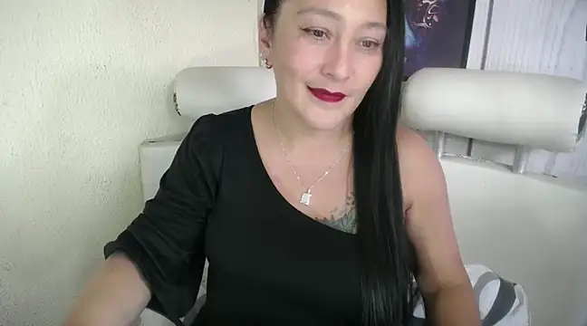 JULIANAWET69 online show from January 2, 6:56 pm