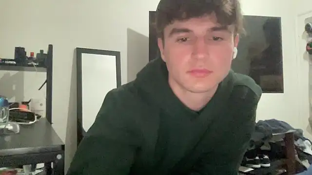 Snapshot of ryan_28747 chatting on May 3, 5:35 am ryan 28747 online show from May 3, 5:35 am