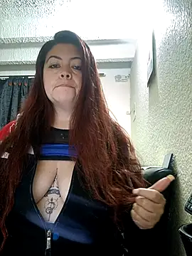 Snapshot of queencarlota82 chatting on March 14, 5:38 am queencarlota82 online show from March 14, 5:38 am