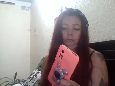 Snapshot of queencarlota82 chatting on March 16, 3:14 am queencarlota82 online show from March 16, 3:14 am