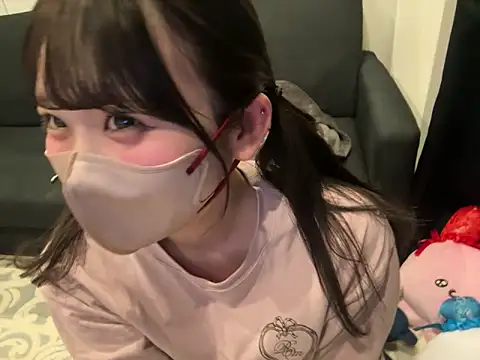 Snapshot of shina_mo_n_ch chatting on March 22, 2:14 pm shina mo n ch online show from March 22, 2:14 pm