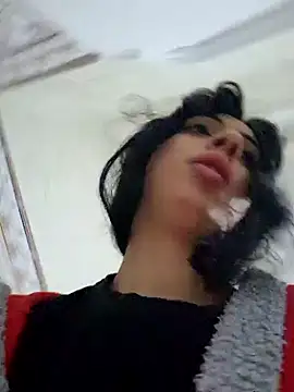 Snapshot of majdolin78 chatting on February 8, 6:01 pm majdolin78 online show from February 8, 6:01 pm