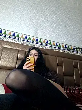 Snapshot of majdolin78 chatting on February 26, 6:54 pm majdolin78 online show from February 26, 6:54 pm