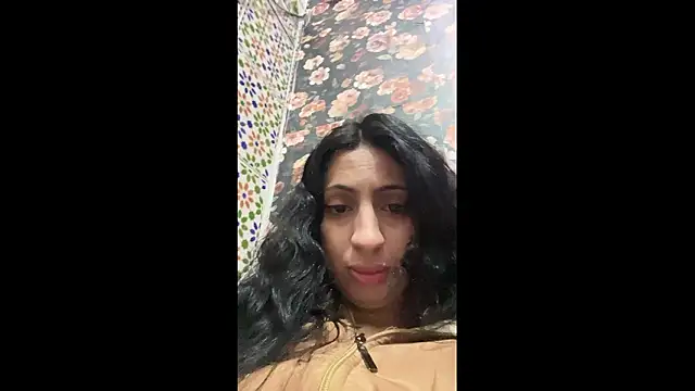 Snapshot of majdolin78 chatting on February 13, 1:29 pm majdolin78 online show from February 13, 1:29 pm