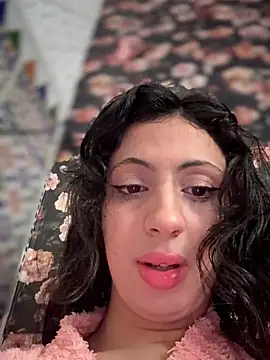 Snapshot of majdolin78 chatting on April 15, 10:55 am majdolin78 online show from April 15, 10:55 am