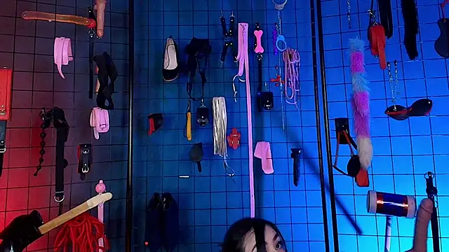 lucy queensss online show from December 4, 9:12 pm