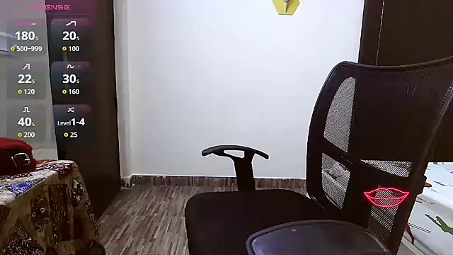 Snapshot of night_queen07 chatting on September 22, 6:43 pm night queen07 online show from September 22, 6:43 pm