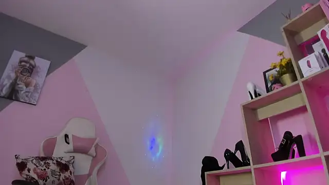 Snapshot of RayaCarr_ chatting on October 21, 12:39 pm RayaCarr online show from October 21, 12:39 pm