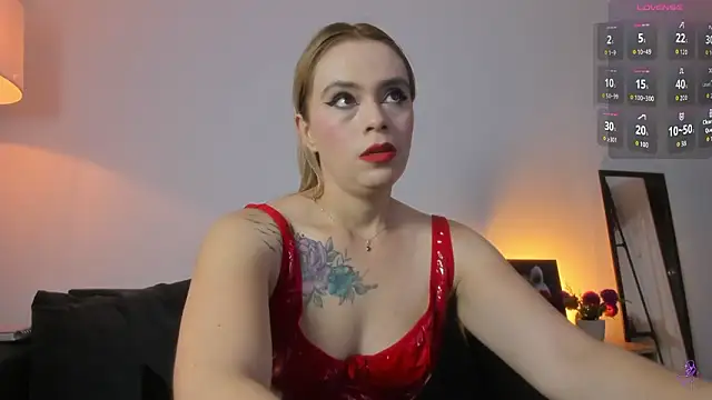 Snapshot of RayaCarr_ chatting on March 13, 1:07 pm RayaCarr online show from March 13, 1:07 pm