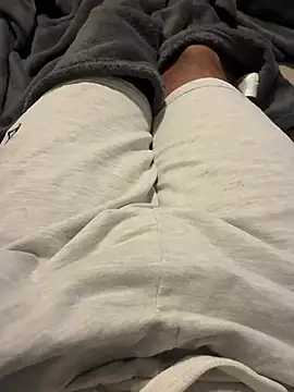 miguelale31 online show from April 11, 9:41 pm