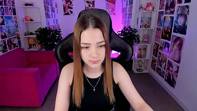 PamBeesly online show from February 27, 9:43 am