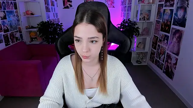 PamBeesly online show from March 3, 2:47 am