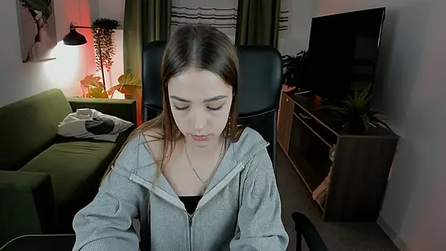 PamBeesly online show from March 16, 8:32 am