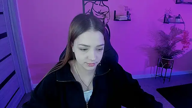 PamBeesly online show from March 22, 8:29 am