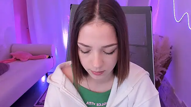 PamBeesly online show from December 15, 8:51 am