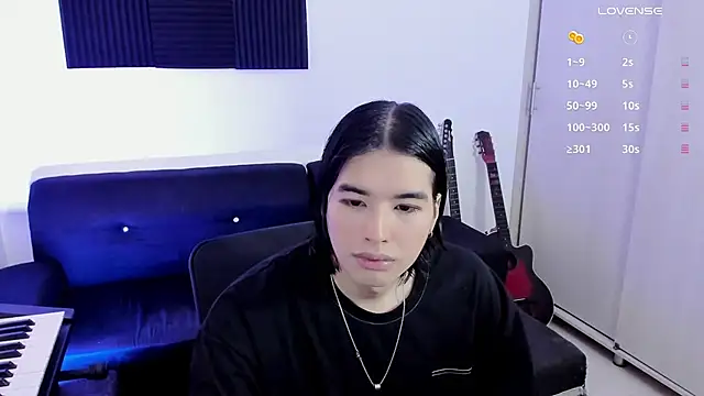 JordiWilld online show from May 1, 3:49 pm
