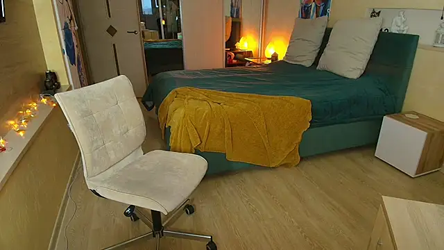 Snapshot of ReginaSparkle chatting on November 8, 4:01 am ReginaSparkle online show from November 8, 4:01 am