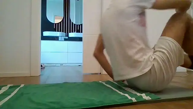 Snapshot of AvvocatoPorco chatting on March 22, 9:45 am AvvocatoPorco online show from March 22, 9:45 am