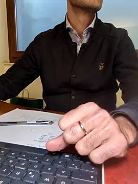 Snapshot of AvvocatoPorco chatting on October 28, 10:08 am AvvocatoPorco online show from October 28, 10:08 am