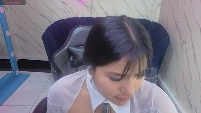 Paulette v online show from November 6, 1:01 pm