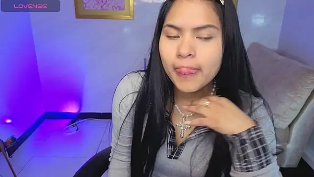 Paulette v online show from June 11, 1:09 pm