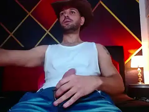 Snapshot of Cristian_white chatting on January 25, 5:19 pm Cristian white online show from January 25, 5:19 pm