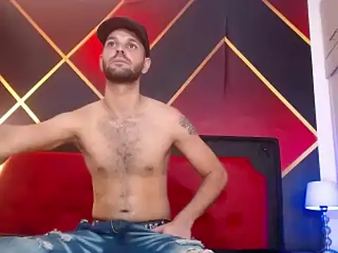 Snapshot of Cristian_white chatting on February 9, 7:19 pm Cristian white online show from February 9, 7:19 pm