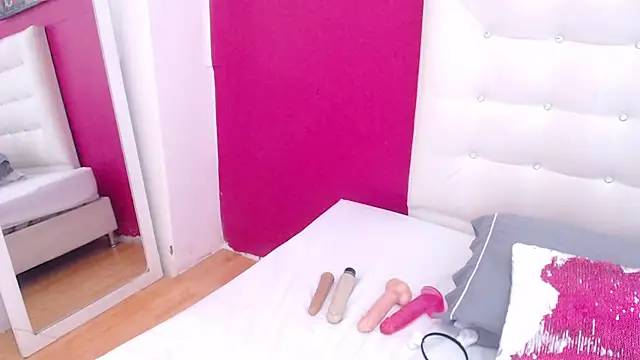 tinyy whore18 online show from February 27, 5:47 pm