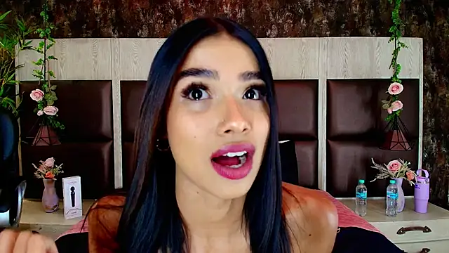 Snapshot of Bella_Smiith_ chatting on September 24, 7:39 pm Bella Smiith online show from September 24, 7:39 pm