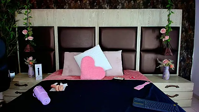 Snapshot of Bella_Smiith_ chatting on September 28, 3:06 pm Bella Smiith online show from September 28, 3:06 pm