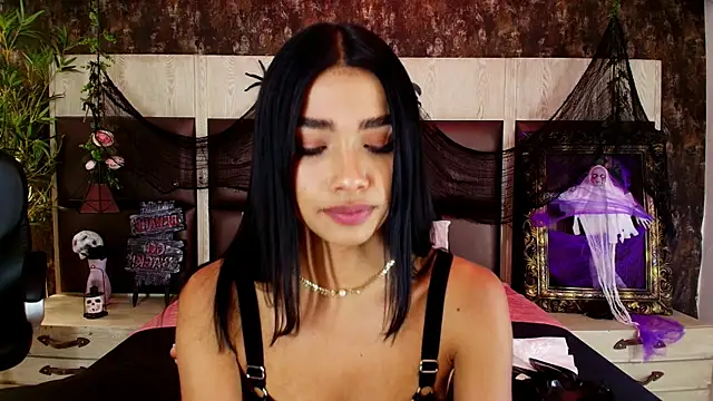 Snapshot of Bella_Smiith_ chatting on November 1, 7:27 pm Bella Smiith online show from November 1, 7:27 pm