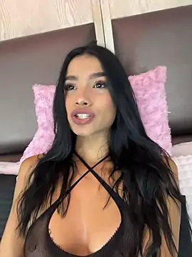 Snapshot of Bella_Smiith_ chatting on November 10, 4:17 pm Bella Smiith online show from November 10, 4:17 pm