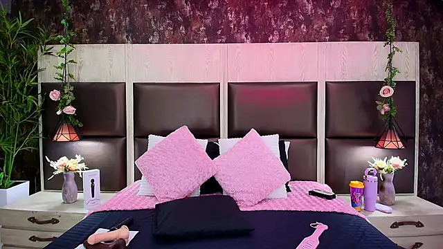 Snapshot of Bella_Smiith_ chatting on November 20, 4:18 pm Bella Smiith online show from November 20, 4:18 pm