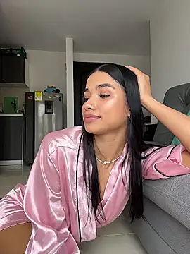 Bella Smiith  online show from January 13, 2:33 pm