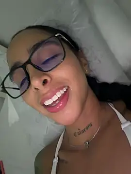 sophierooy22 online show from June 29, 9:48 pm