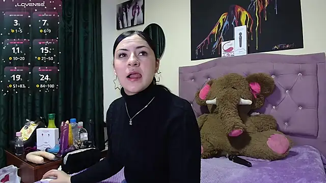 Emmie Hot online show from February 19, 12:01 pm