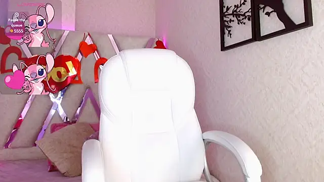 Sophia waalker  1 online show from February 25, 12:34 pm