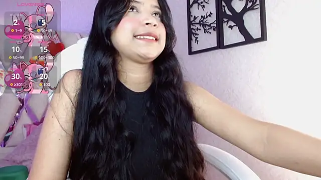 Sophia waalker  1 online show from February 28, 11:03 am