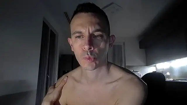 Snapshot of Masterclassyfeet chatting on March 22, 12:17 am Masterclassyfeet online show from March 22, 12:17 am